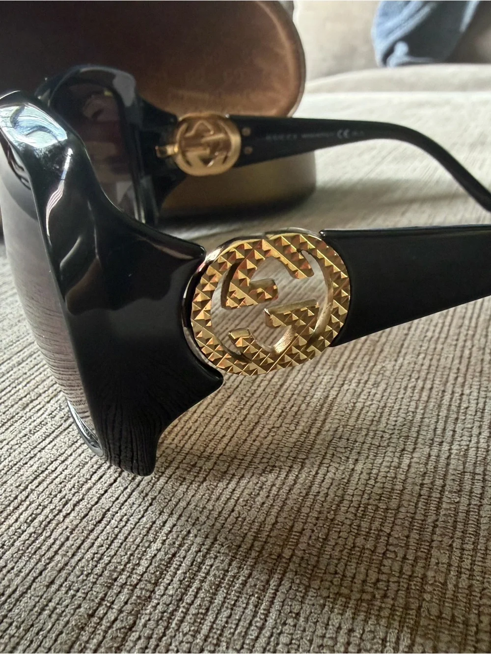 Gucci Black Women's Oversized Sunglasses with Brown Branded Case